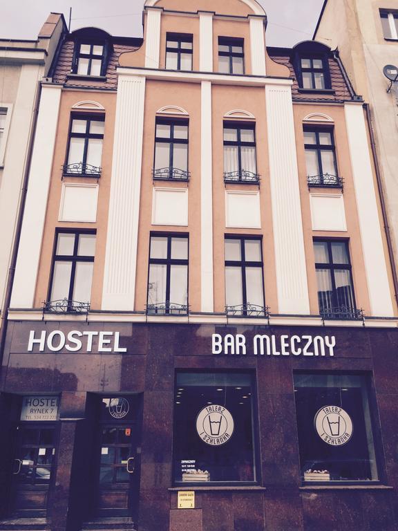 Hostel Kamienica Rynek 7 คาโตวีตเซ ภายนอก รูปภาพ