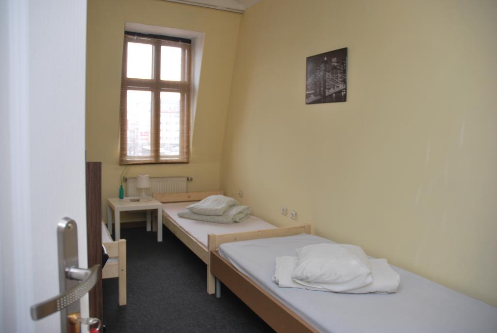 Hostel Kamienica Rynek 7 คาโตวีตเซ ห้อง รูปภาพ