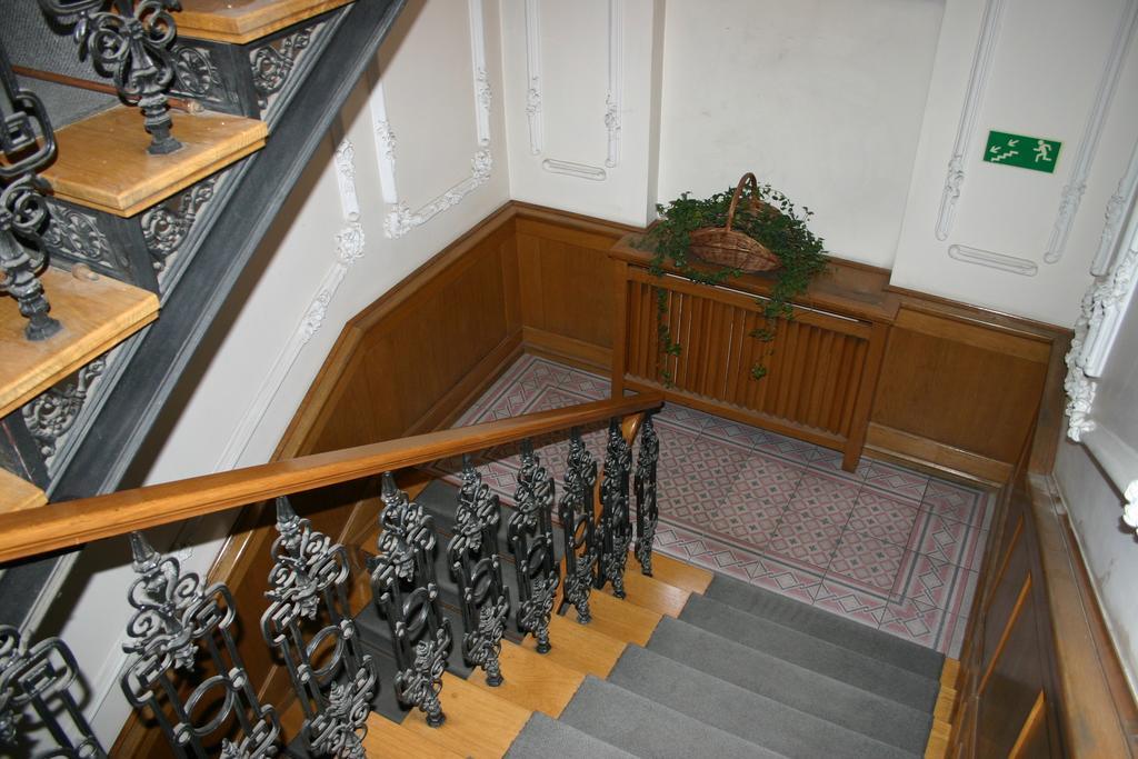 Hostel Kamienica Rynek 7 คาโตวีตเซ ภายนอก รูปภาพ