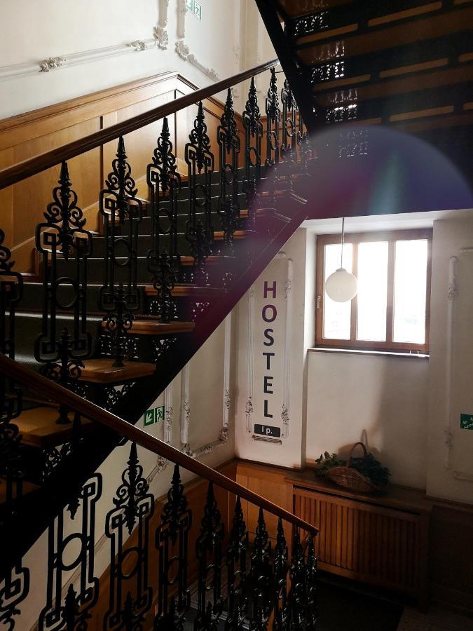 Hostel Kamienica Rynek 7 คาโตวีตเซ ภายนอก รูปภาพ